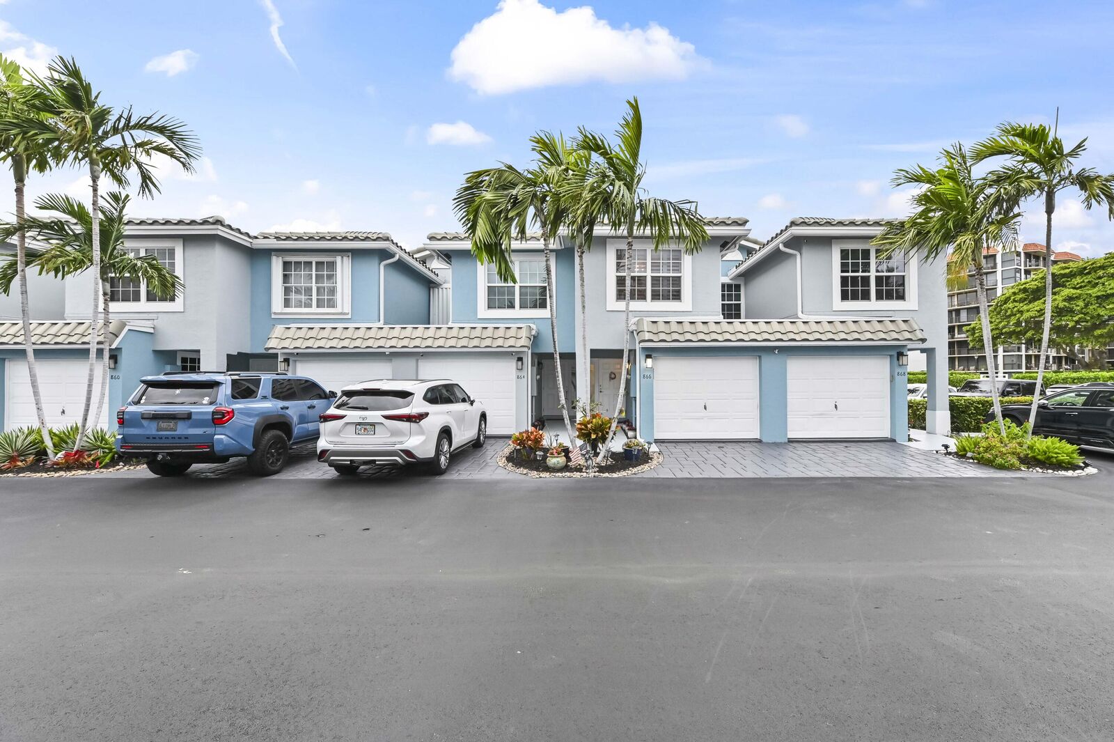 Property Photo: 866 E Jeffery Street FL 33487