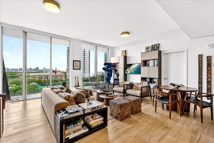 Property Photo: 2678 Tigertail Ave 604 FL 33133