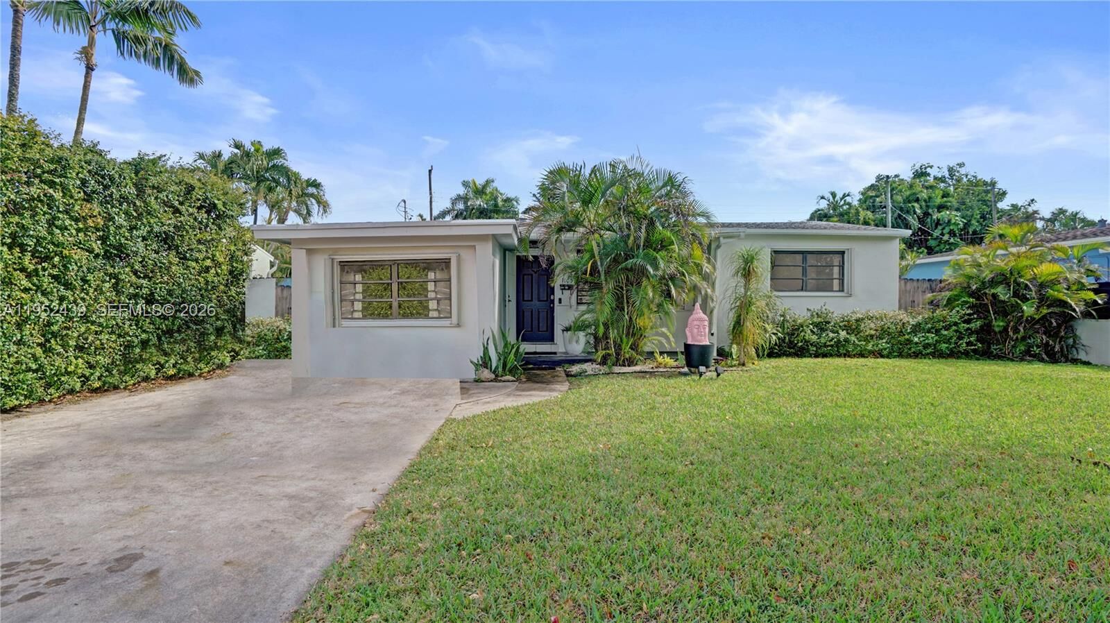Property Photo: 1105 N 31st Ct FL 33021