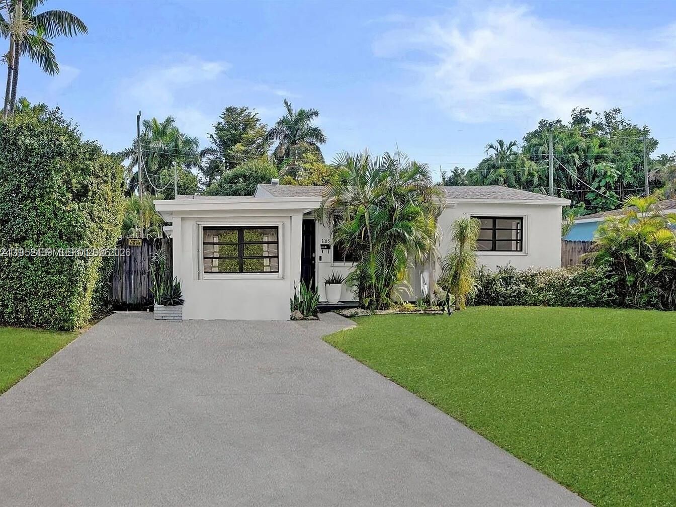 Property Photo: 1105 N 31st Ct FL 33021