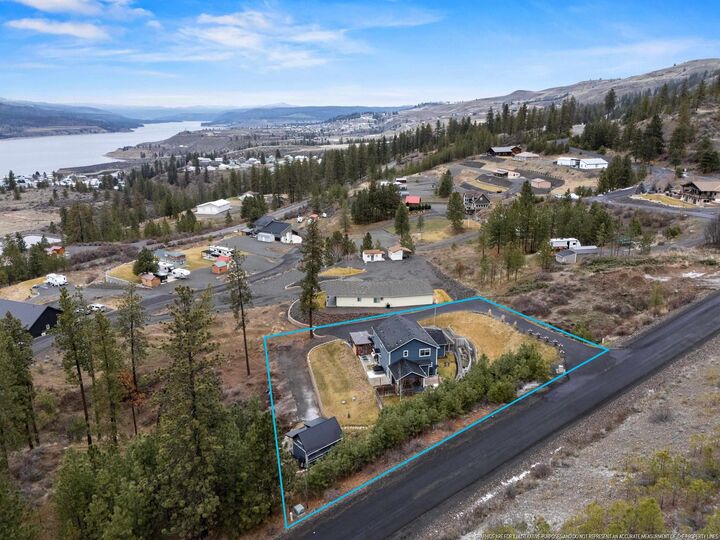 Property Photo:  39525 Lakewind Dr. N.  WA 99122 