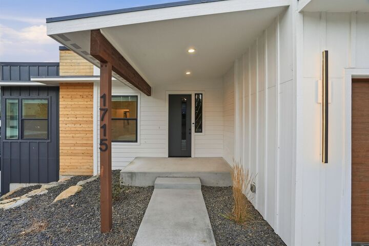 Property Photo:  1715 W 26th Ave  WA 99224 