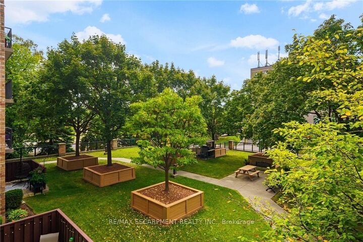 Property Photo: 3499 Upper Middle Road 211 ON L7R 3X5