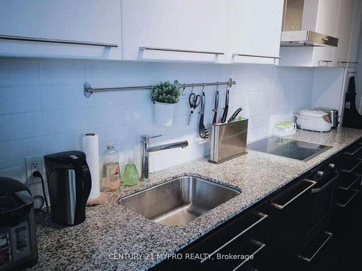 Photo de la propriété:  770 Bay Street 910  ON M5G 0A6 