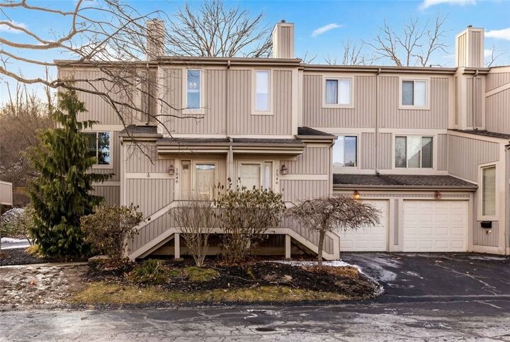 Property Photo: 1548 Pineview Drive PA 15241