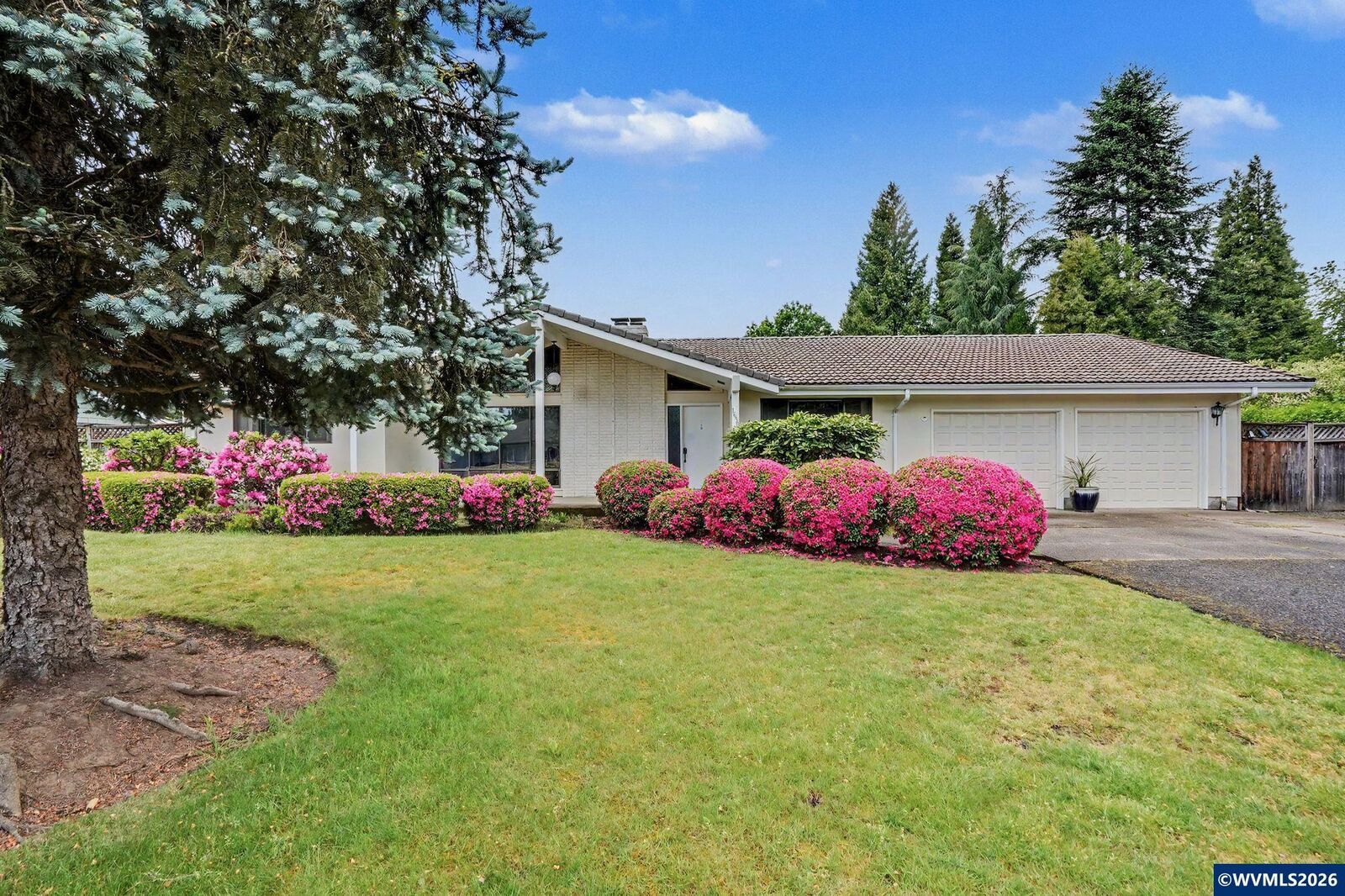 Property Photo:  1650 Springhill Dr  OR 97321 