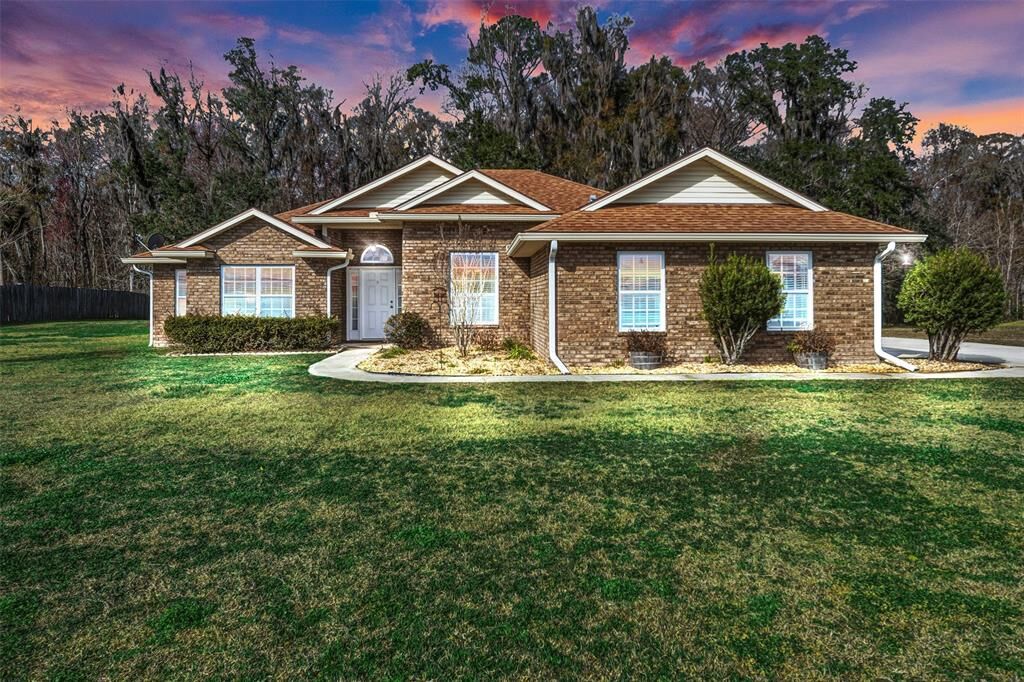 Property Photo:  54079 Amblerwood Way  FL 32011 