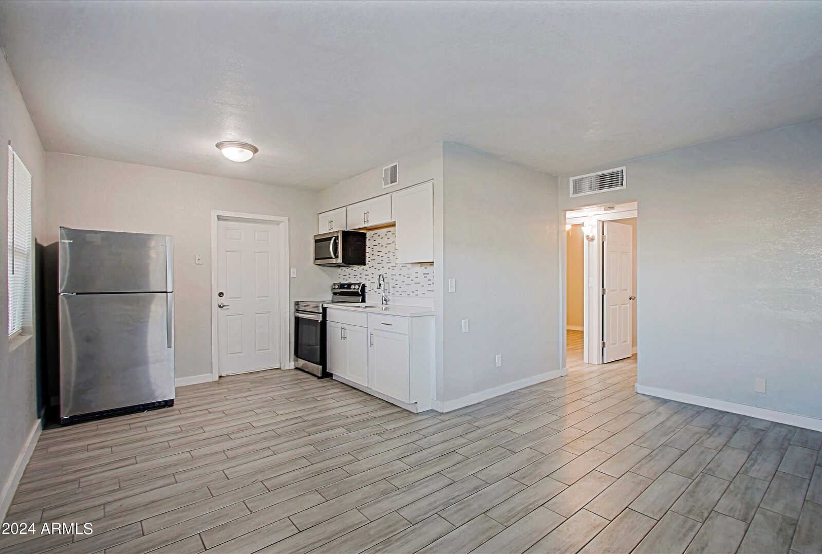 Property Photo: 6808 N 23rd Avenue Apt 6 AZ 85015