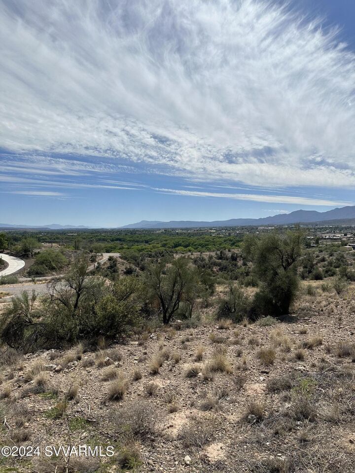 Property Photo: 601 S Hillcrest Drive AZ 86324
