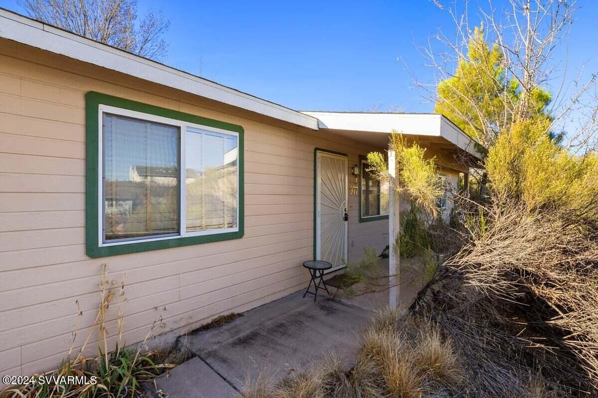 Property Photo:  977 E Cherry Hills  AZ 86326 