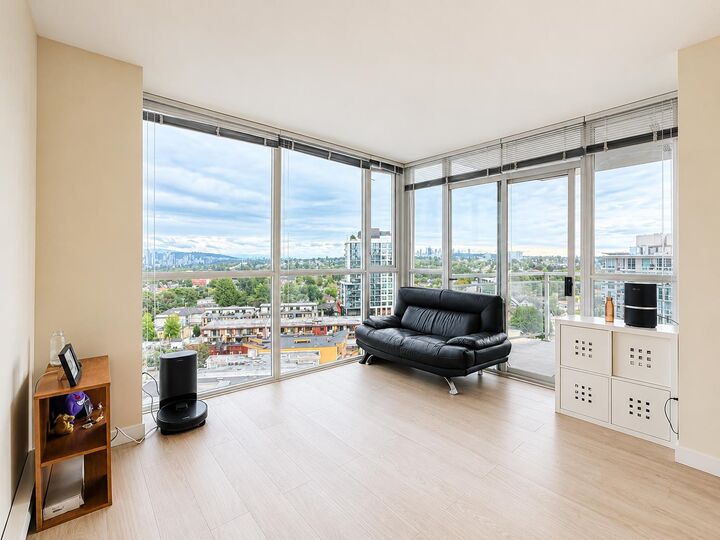 Property Photo: 4028 Knight Street 1307 BC V5N 5Y8