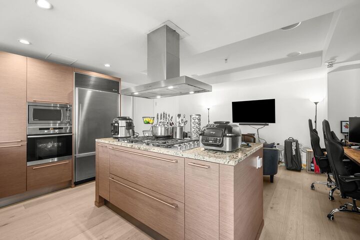 Property Photo:  1111 Alberni Street 3001  BC V6E 4V2 