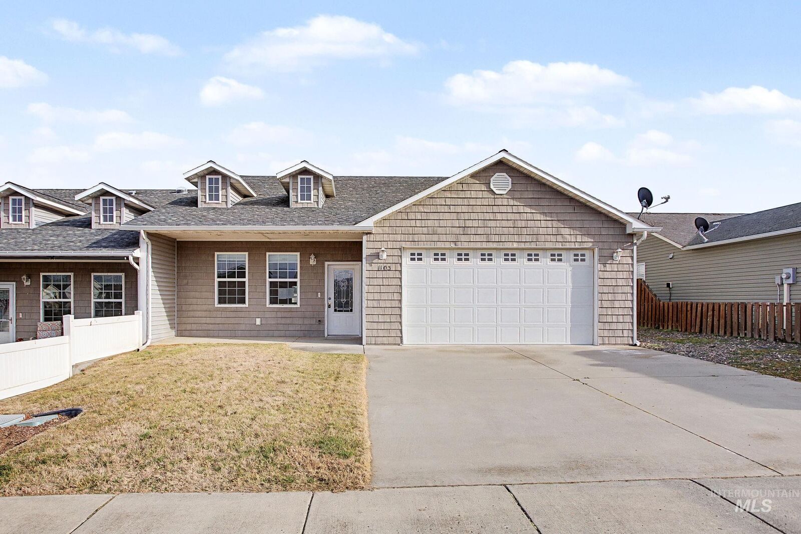 Property Photo:  1103 Liberty Circle  WA 99403 