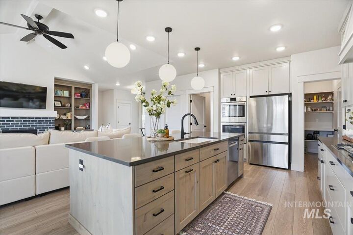 Property Photo:  398 S Big Star Ln  ID 83616 