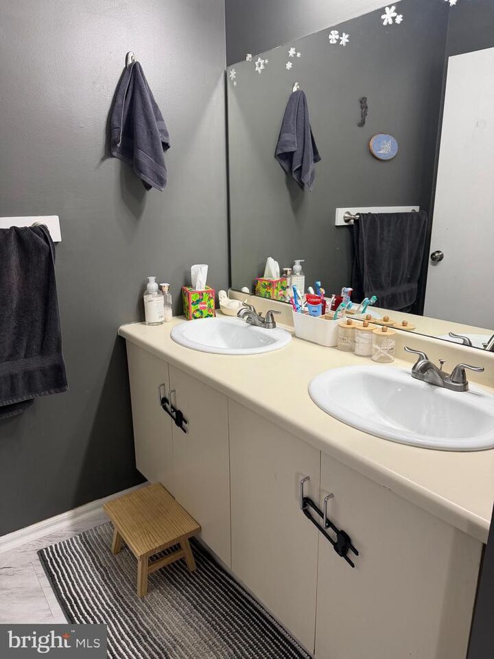 Property Photo: 53 Navajo Court NJ 08205