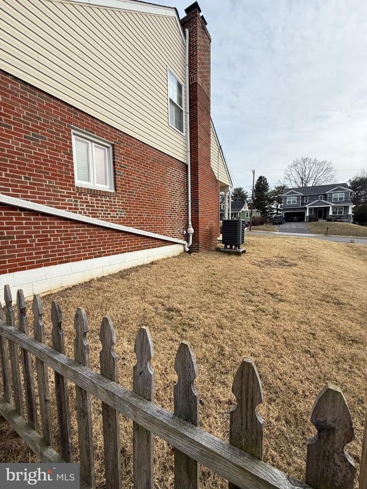 Property Photo: 207 Broad Street MD 21769