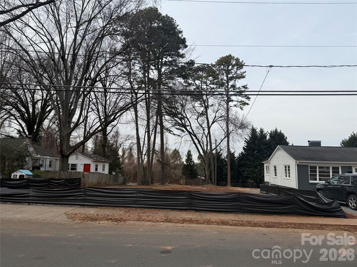 Property Photo:  733 Fugate Avenue  NC 28205 