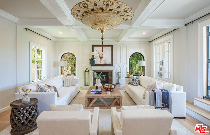 Property Photo:  1756 Correa Way  CA 90049 