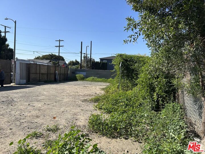 Property Photo:  1403 E 42nd St  CA 90011 