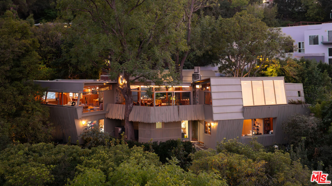 Property Photo:  3580 Multiview Dr  CA 90068 