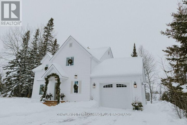 Property Photo: 272 Cosman Crescent ON P0J 1P0