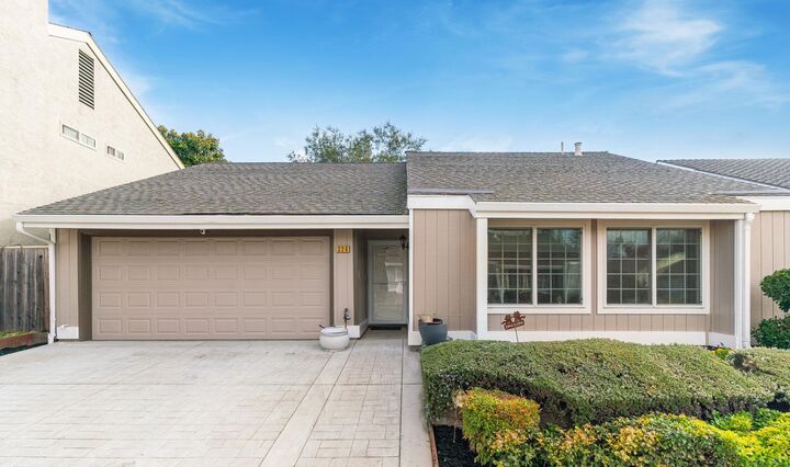 Property Photo: 326 Meadowood Cir CA 94583