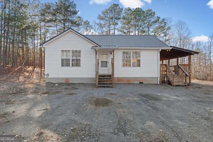 Property Photo: 202 Sam House Road GA 30110