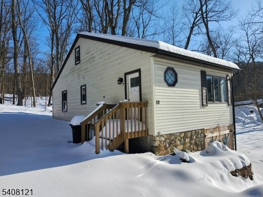 Property Photo:  18 Mountainside Dr  NJ 07461 