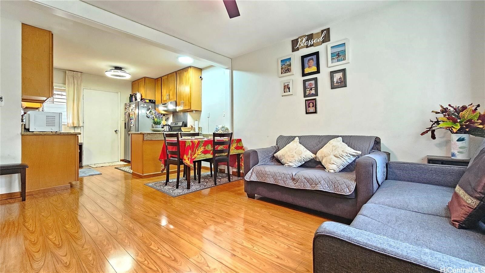 Property Photo:  98-1395 Hinu Place 98  HI 96782 