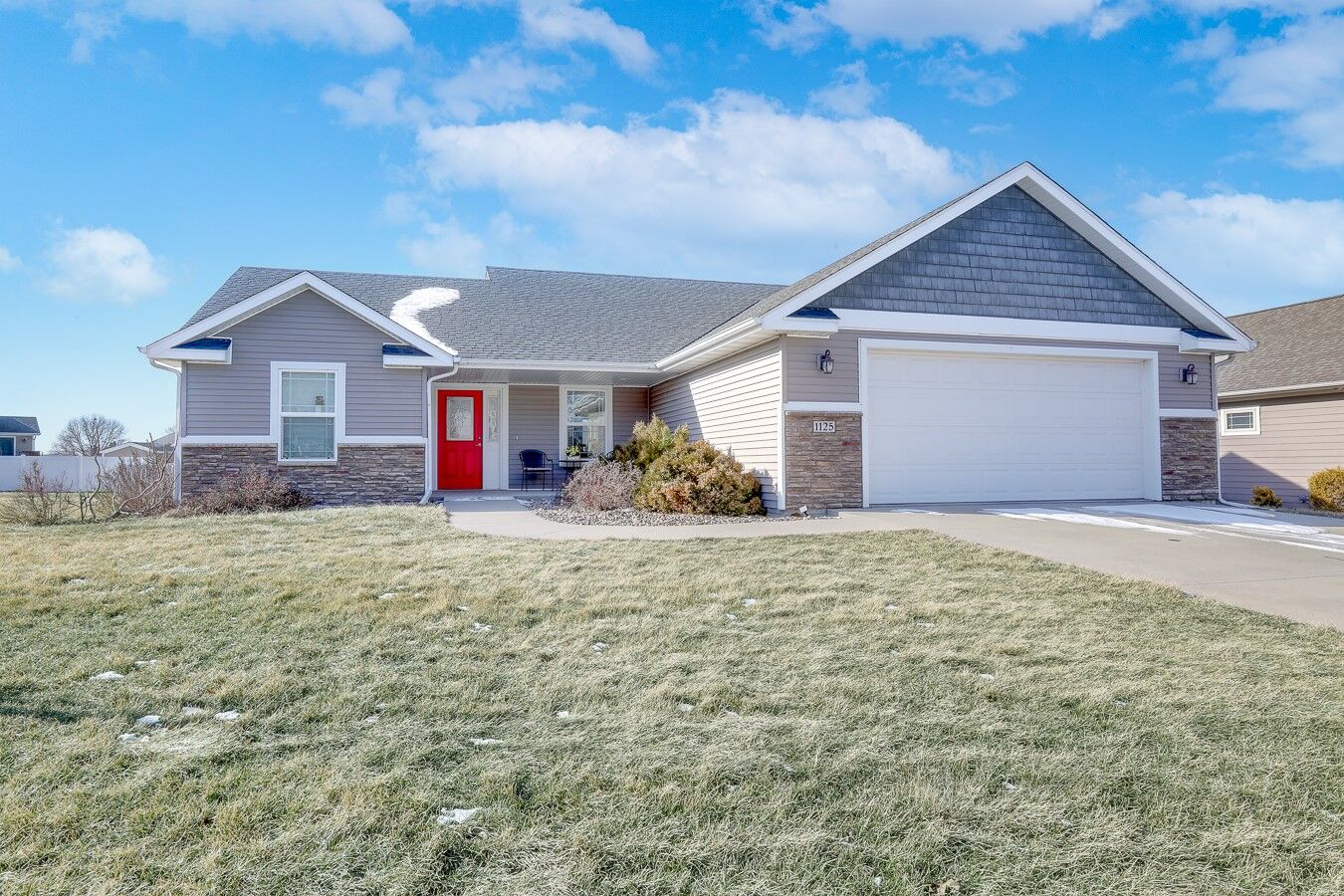 Property Photo:  1125 Oakwood Drive  IA 50219 