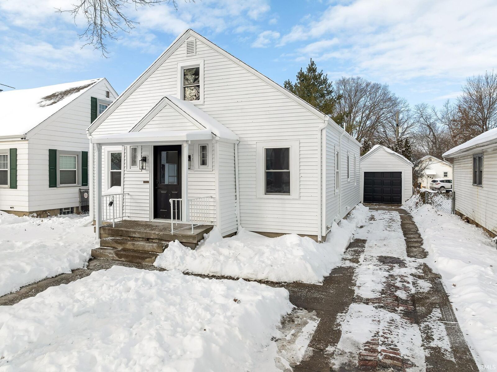 Property Photo: 538 Clayton Avenue IN 46808