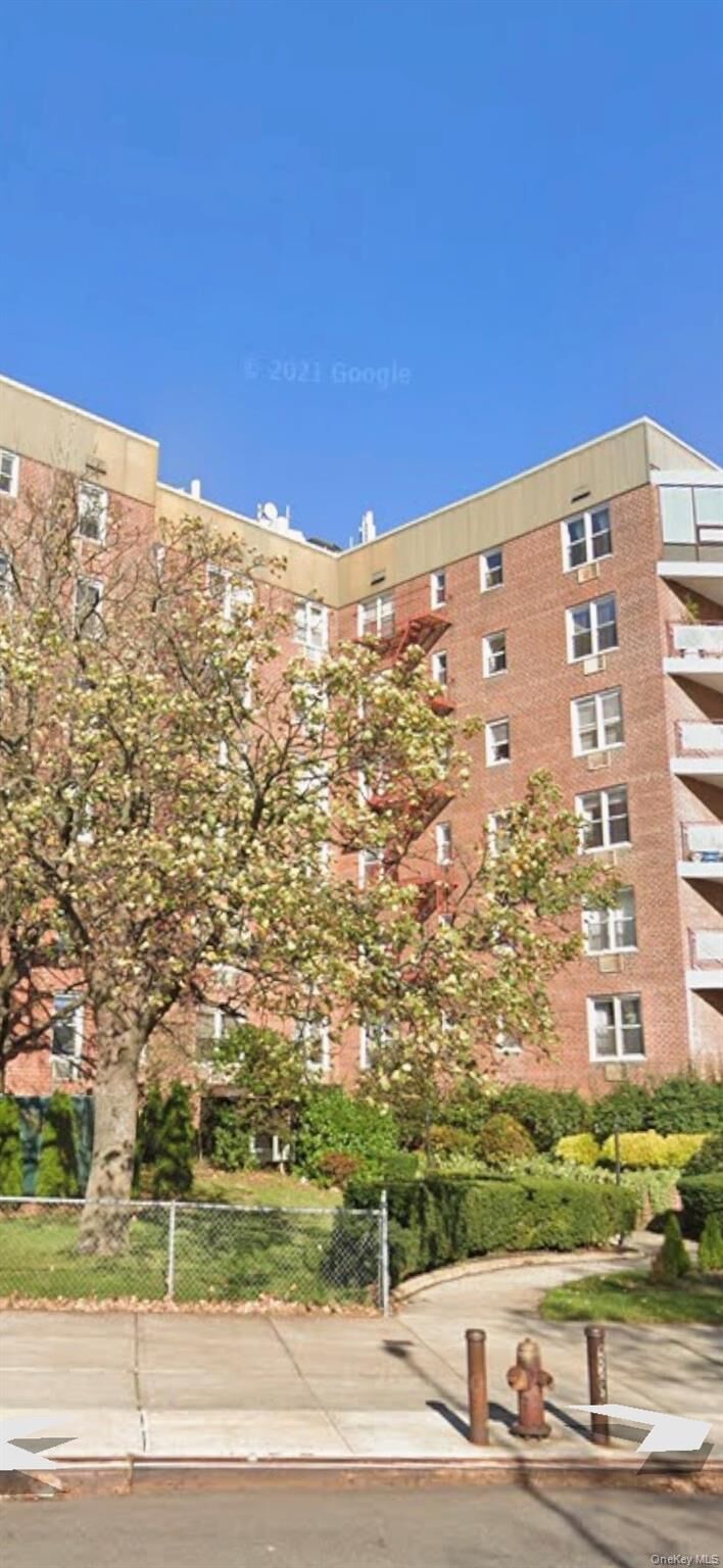 Property Photo:  15105 Cross Island Pkwy 2F  NY 11357 