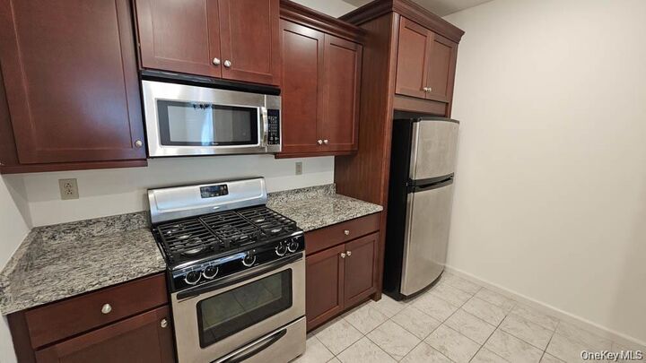 Property Photo:  103 Canter Court  NY 10924 