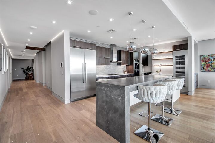 Property Photo:  188 Golden Gate Point 101  FL 34236 