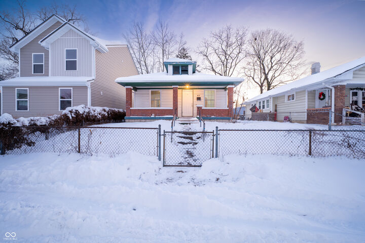 Property Photo: 55 S Chester Avenue IN 46201