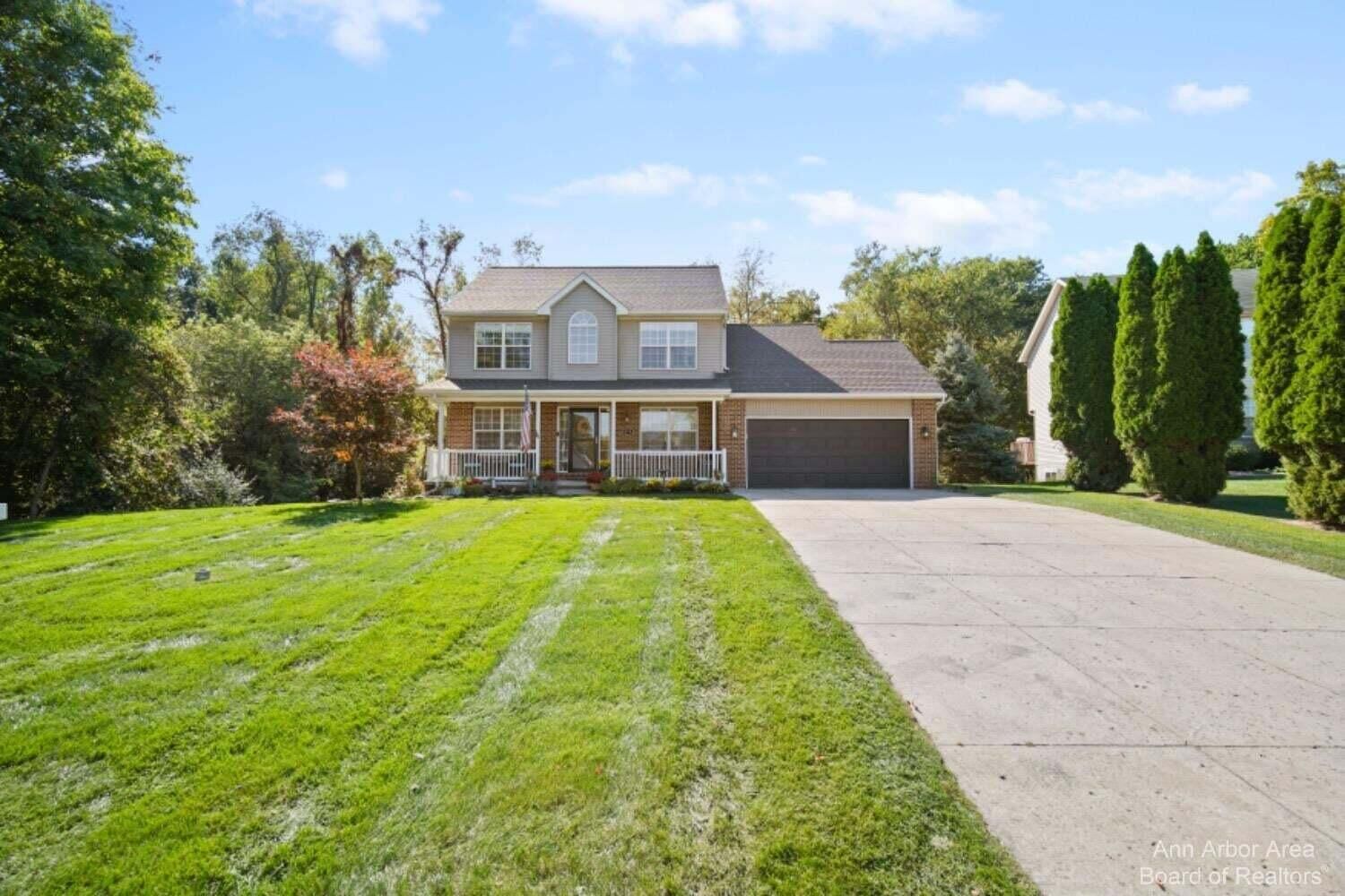Property Photo: 214 Glenwood Circle MI 48158