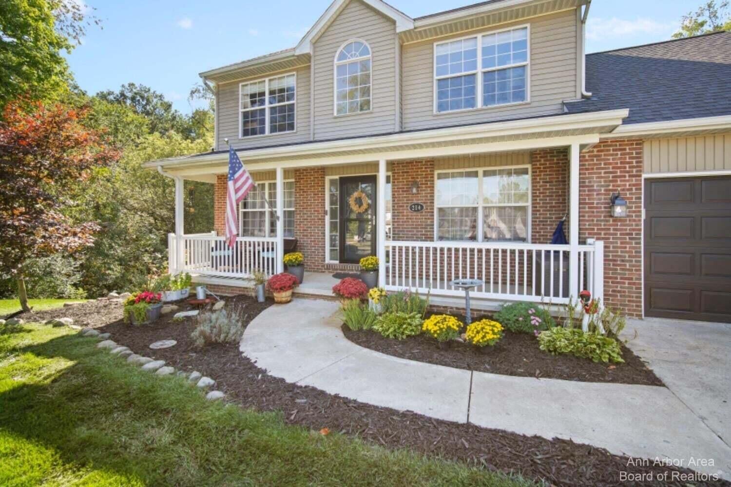 Property Photo:  214 Glenwood Circle  MI 48158 