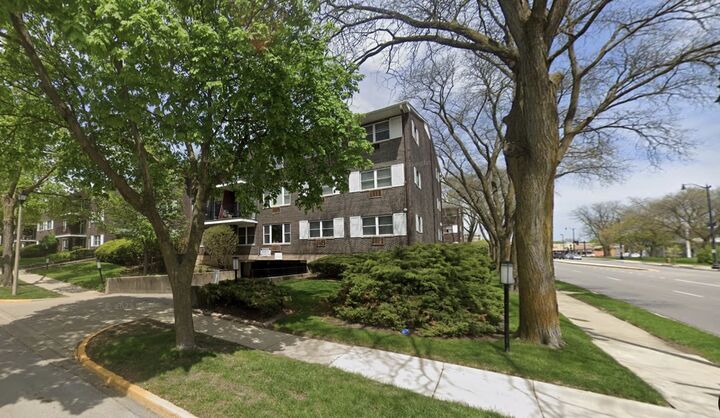 Property Photo:  8712 Skokie Boulevard 3L  IL 60076 