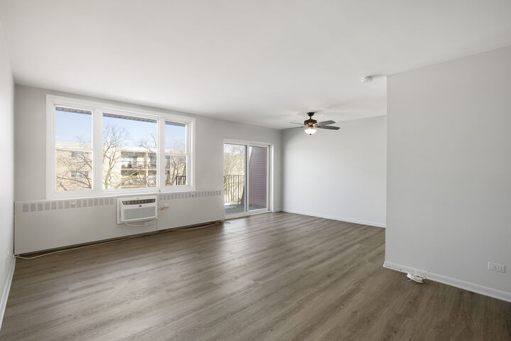 Property Photo: 8712 Skokie Boulevard 3L IL 60076