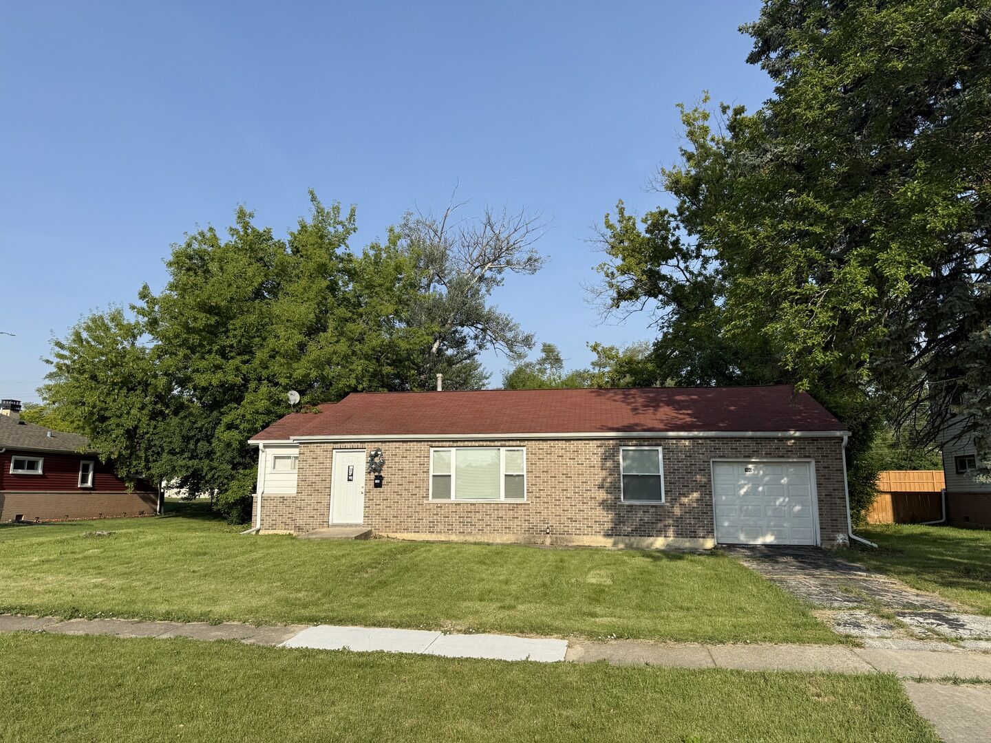 Property Photo:  700 Cumberland Street  IL 60194 