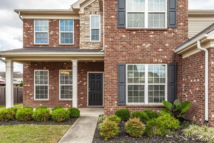 Property Photo: 1019 Lacebark Ln TN 37075