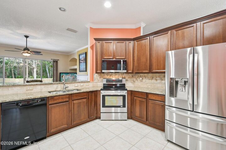 Property Photo: 145 Lake Run Boulevard FL 32218