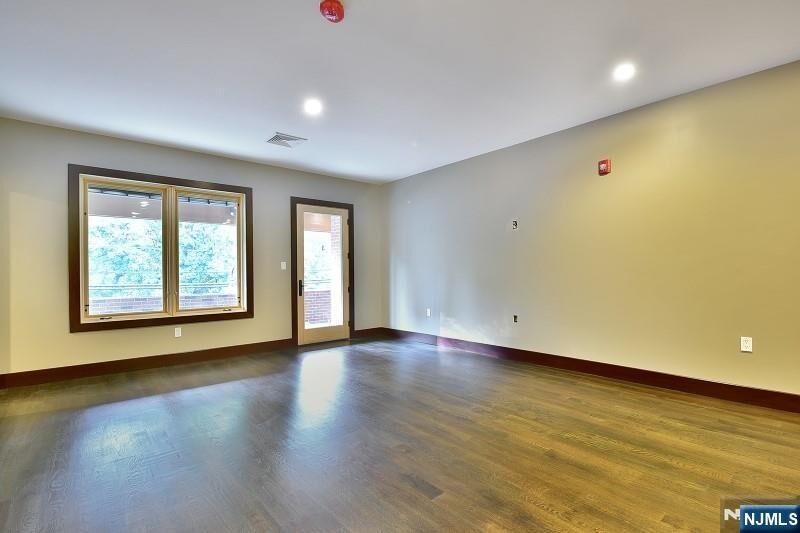 Property Photo:  8-10 Whitehall Road 3  NJ 07082 