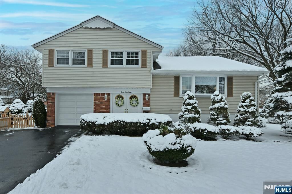 Property Photo:  368 Elmwood Drive  NJ 07652 