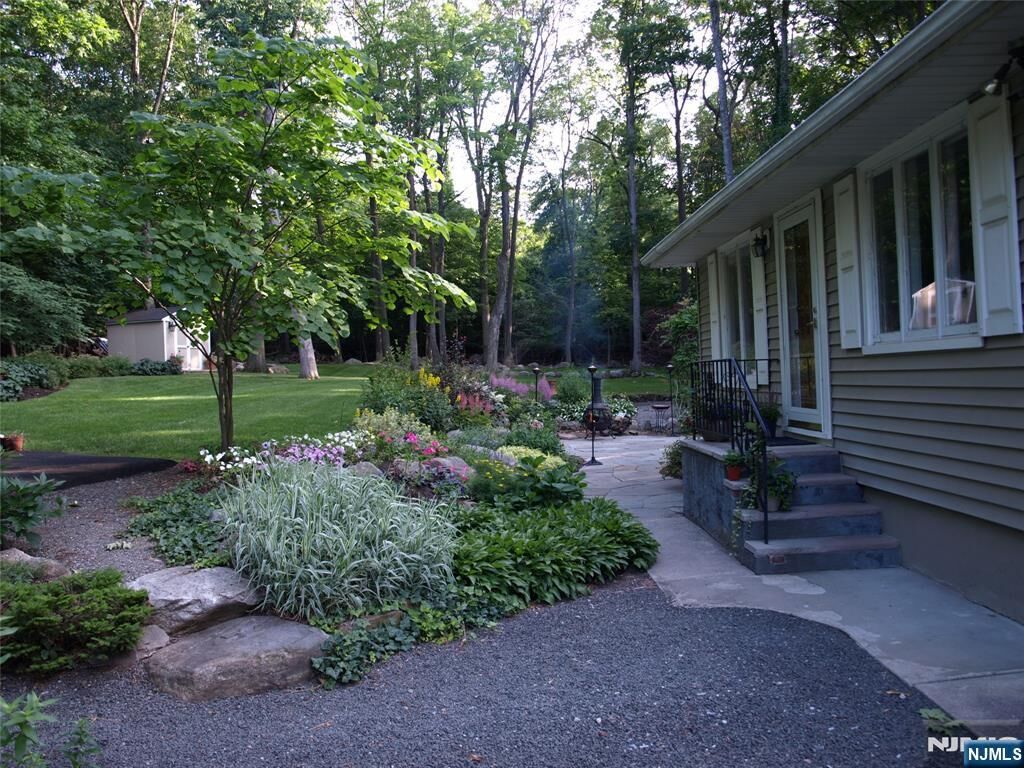 Property Photo:  40 Pawnee Avenue  NJ 07436 