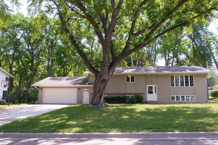 Property Photo:  200 Interwood Drive  MN 55336 
