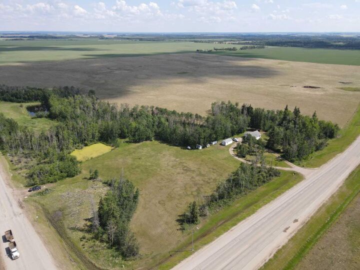 Property Photo:  81573 Hwy 2  AB T0H 2R0 