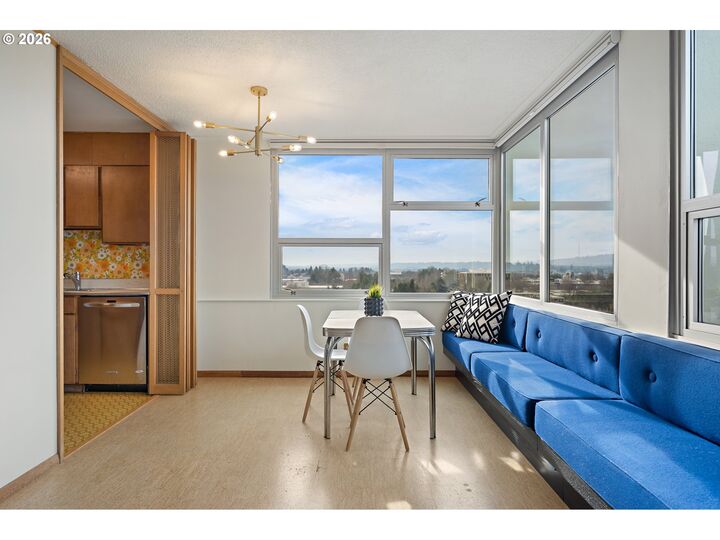 Property Photo:  1220 NE 17th Ave 8F  OR 97232 