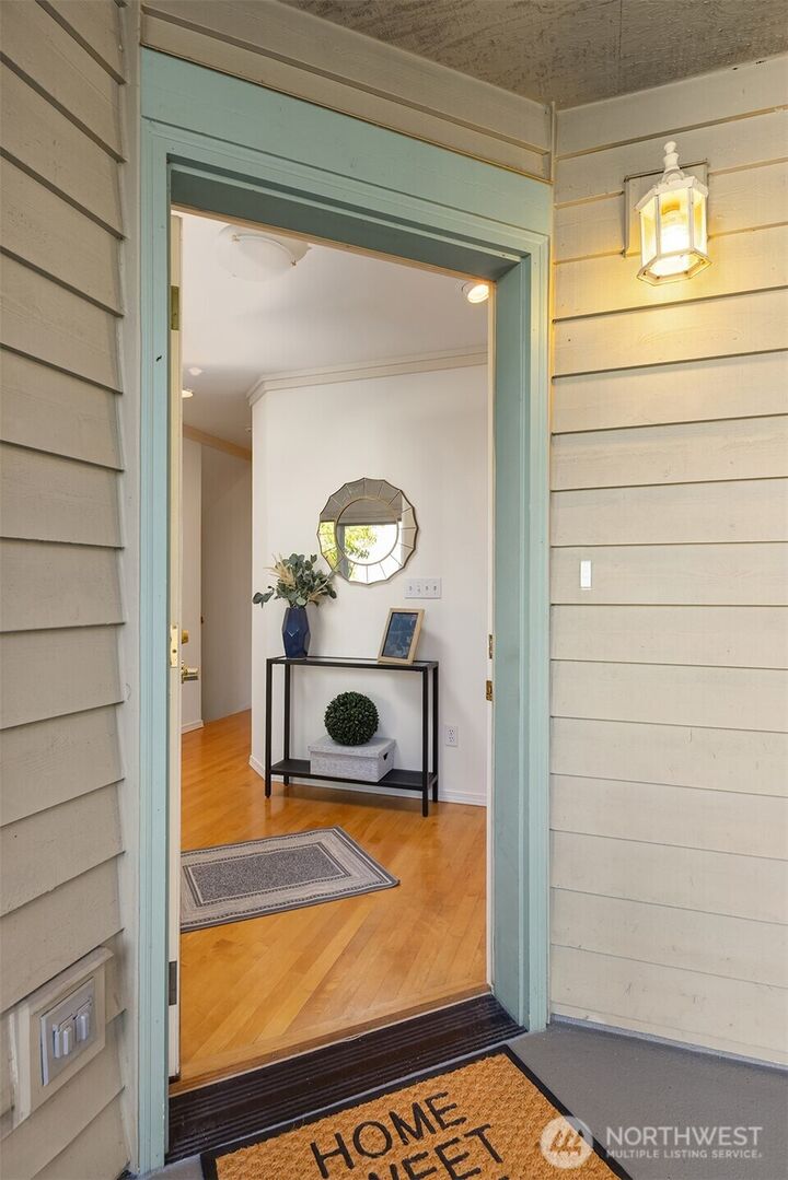 Property Photo:  112  9th Lane 112  WA 98033 