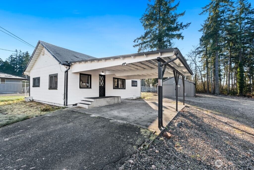 Property Photo:  5418  136th Street E  WA 98373 